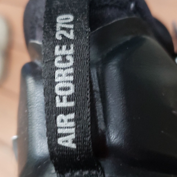 Nike Air Force 270 Carnivore - Picture 6 of 8